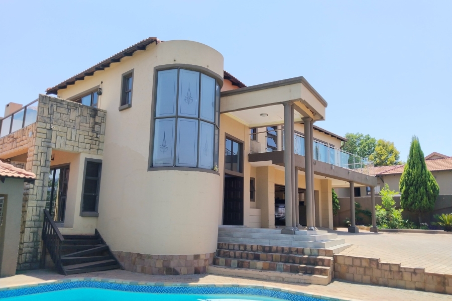 5 Bedroom Property for Sale in Birdwood Estate North West